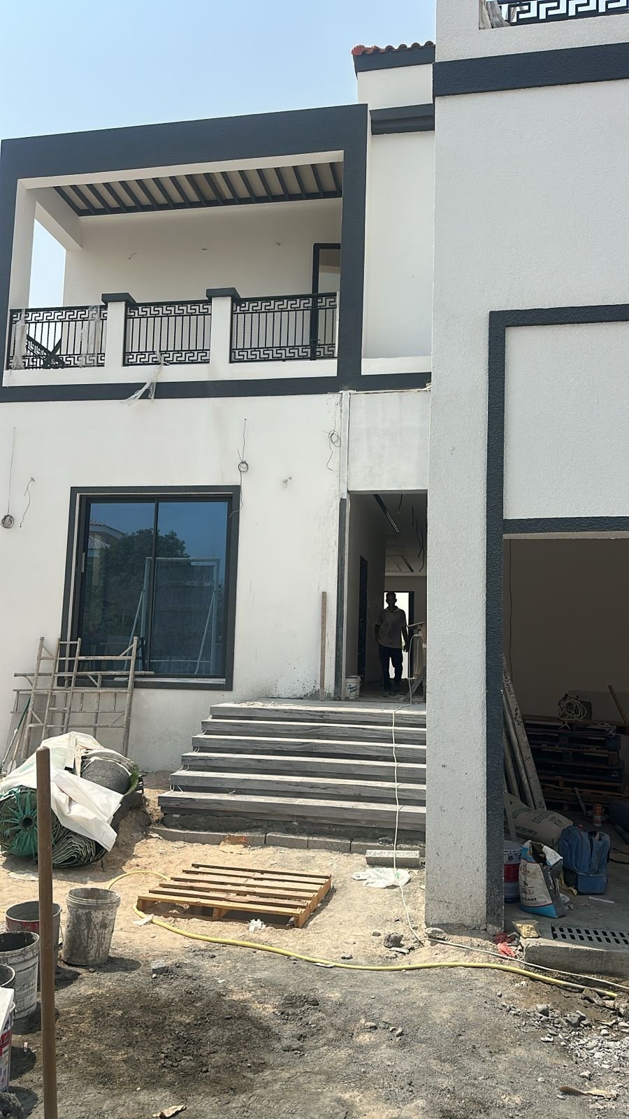 Al Raee Technical Contracting LLC team working on a villa project in the UAE